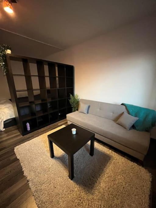 Mall Vitan Studio Eveline Boekarest Buitenkant foto